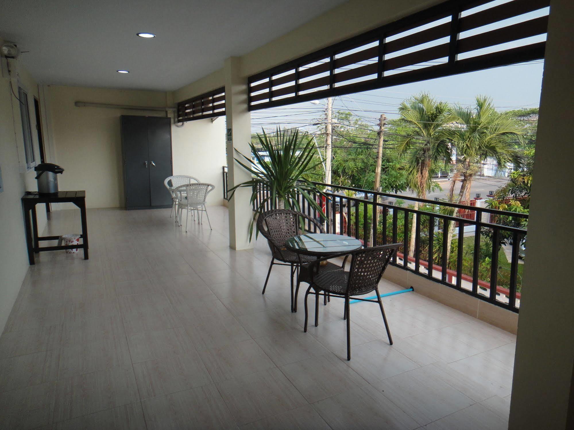 Prajak Inn Udon Thani Buitenkant foto